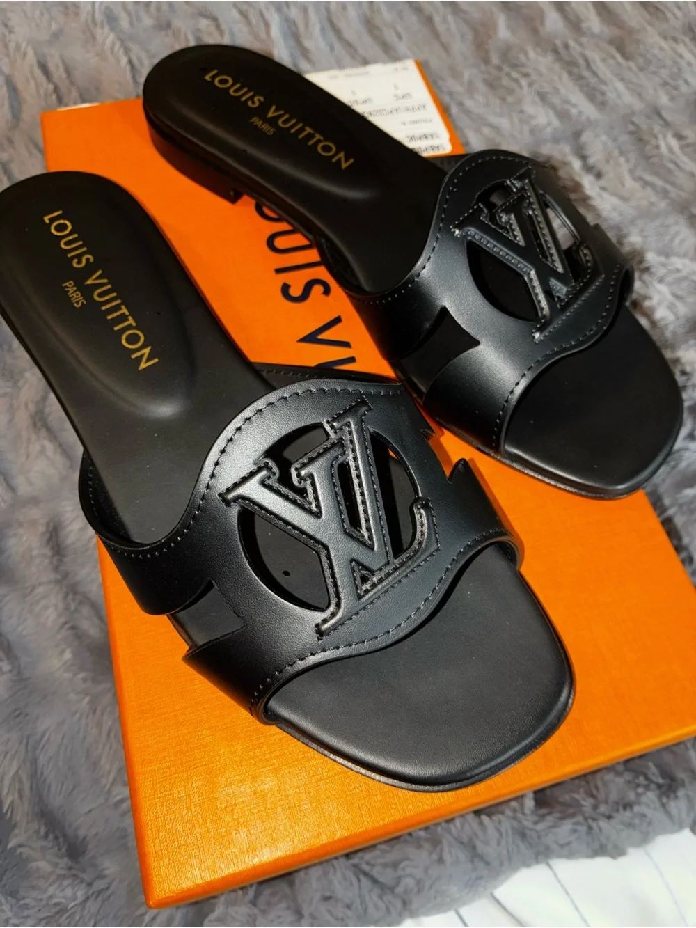 Louis Vuitton LV Isola Flat Mule Black Leather Size 37.5 NWT